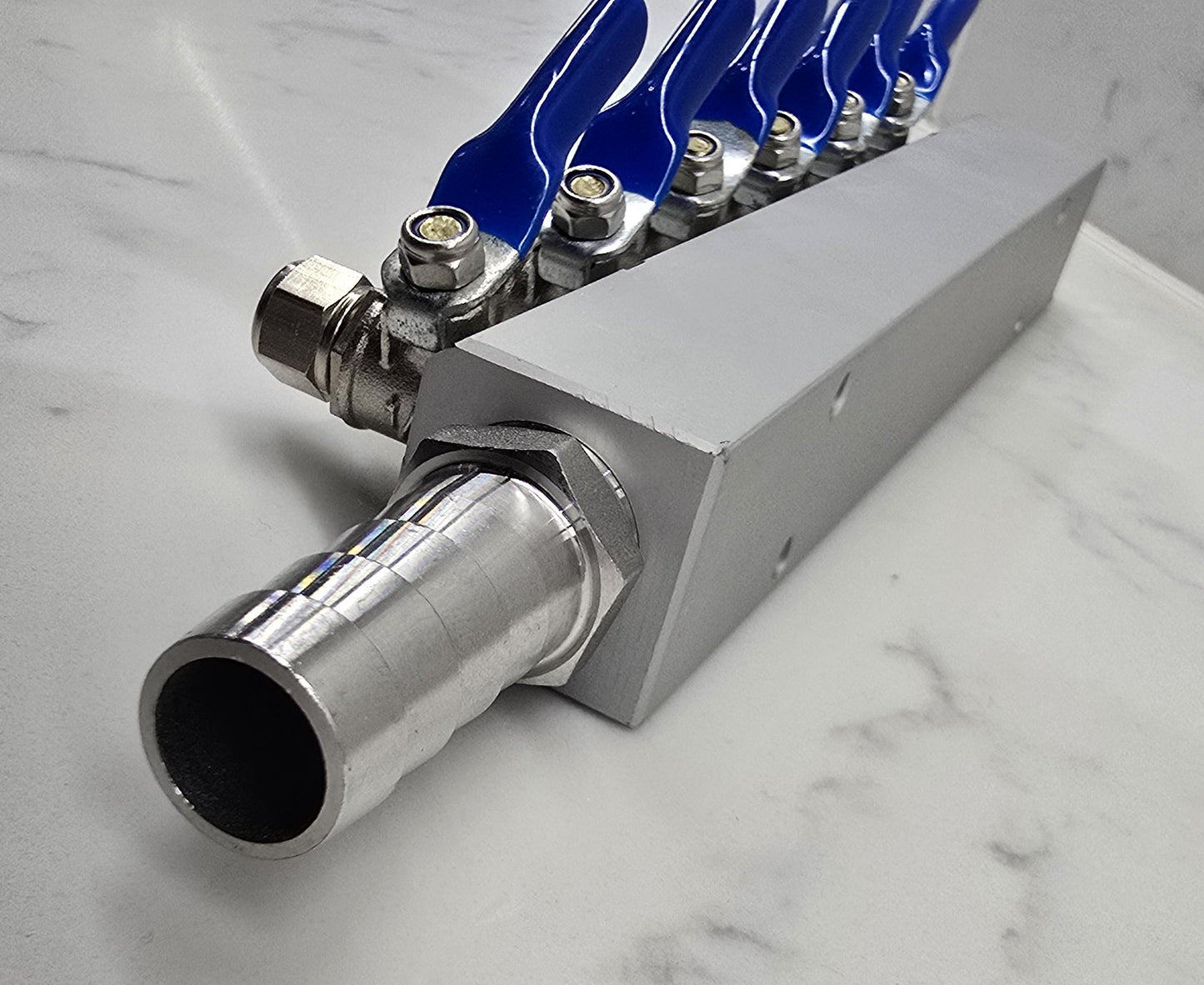 MANIFOLD BLOCK WITH TAPS 6 5 4 3 2 WAY