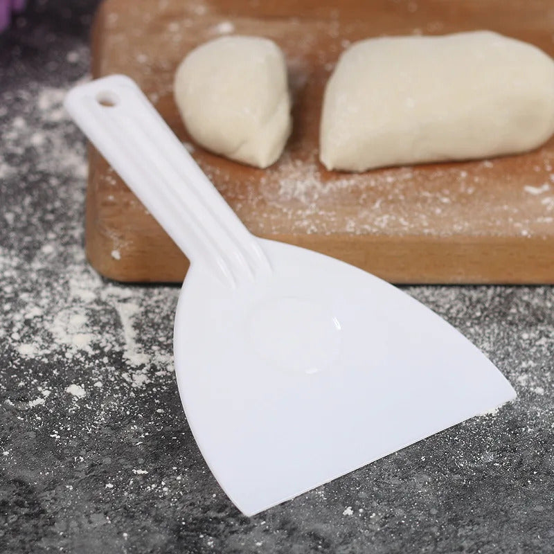 PLASTIC BREAD / PIZZA DOUGH SCRAPER CUTTER