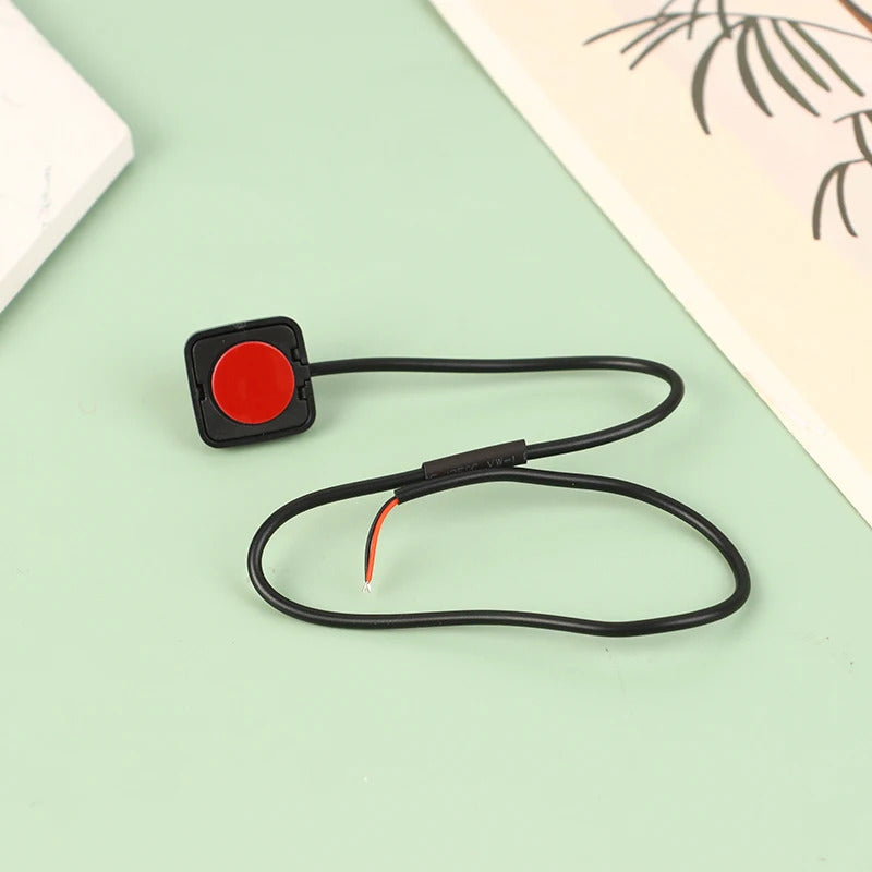 MOMENTARY PUSH BUTTON SWITCH - RED OR BLACK